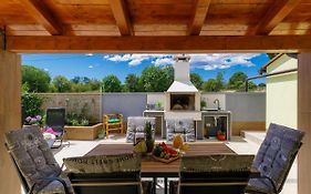 Holiday Home Laura By Interhome