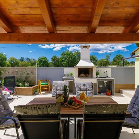 Holiday Home Laura By Interhome Pula Exterior foto